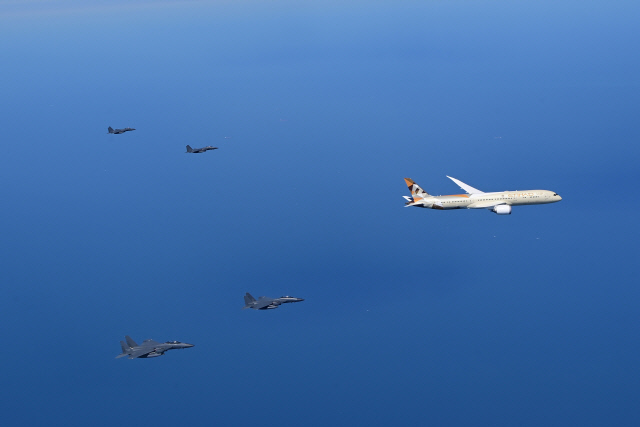 [Ӻ] ù  UAE , F-15K 4 ȣ 